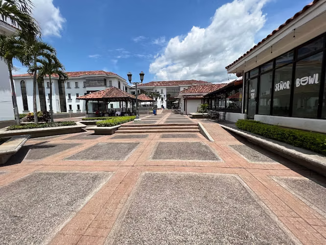 OFICINA REMODELADA DE 166 M2 EN FORUM 1 SANTA ANA !!! - Imagen 10
