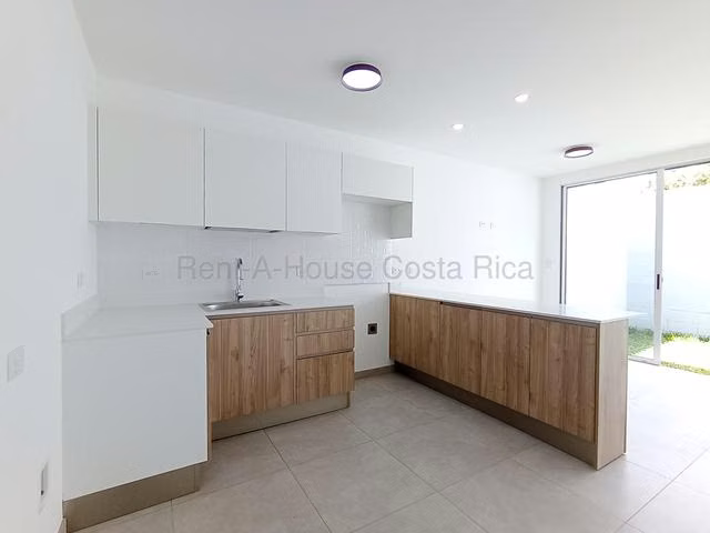 Alquiler de Casa en Santo Domingo-San Vicente, Heredia. - Imagen 3
