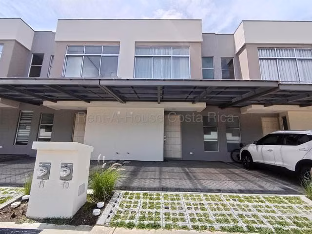 Alquiler de Casa en Santo Domingo-San Vicente, Heredia.