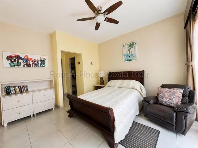Alquiler de Casa AMUEBLADA en Belén-La Ribera, Heredia. - Imagen 12