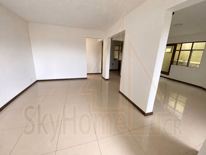 142632 / Alquiler / Los Yoses / 4 habitaciones / Patio / Garaje - Imagen 4