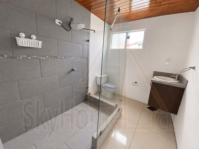 142632 / Alquiler / Los Yoses / 4 habitaciones / Patio / Garaje - Imagen 9