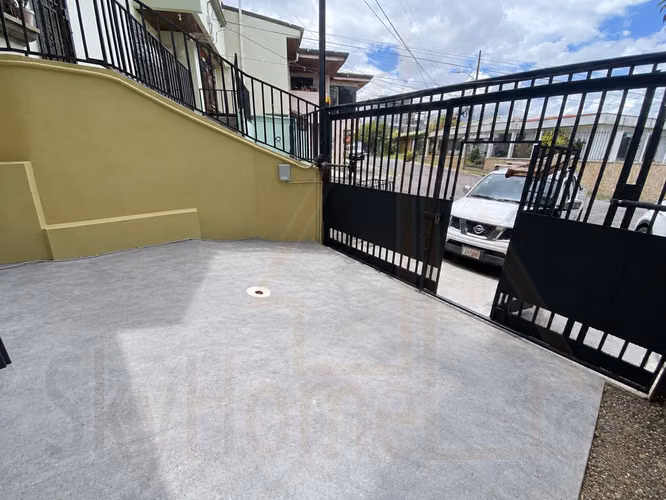 142632 / Alquiler / Los Yoses / 4 habitaciones / Patio / Garaje - Imagen 16