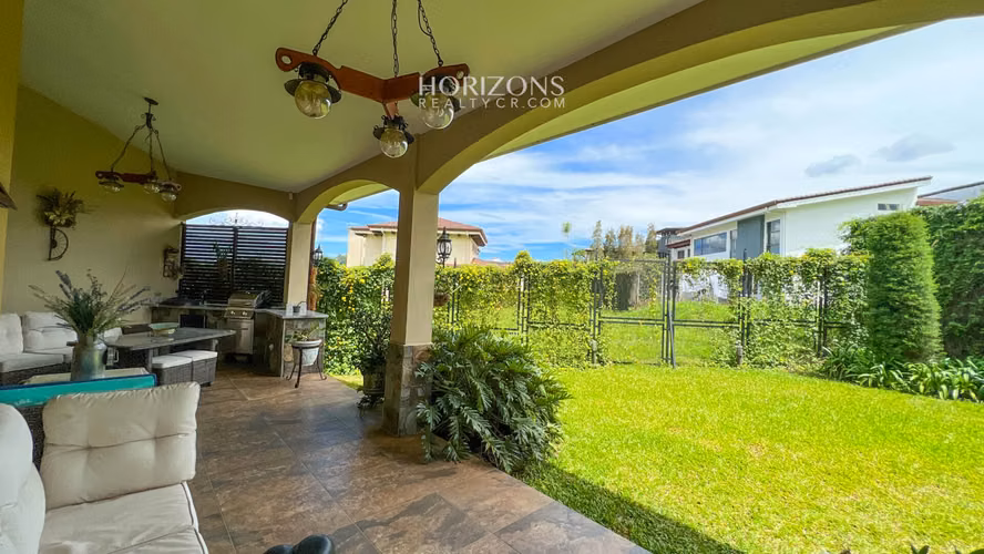 Residencia de Lujo en Venta Condominio Tierras del Este Curridabat NOJ981 - Imagen 9