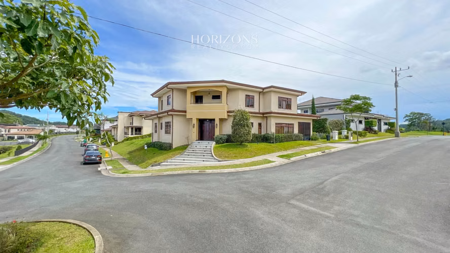 Residencia de Lujo en Venta Condominio Tierras del Este Curridabat NOJ981 - Imagen 1