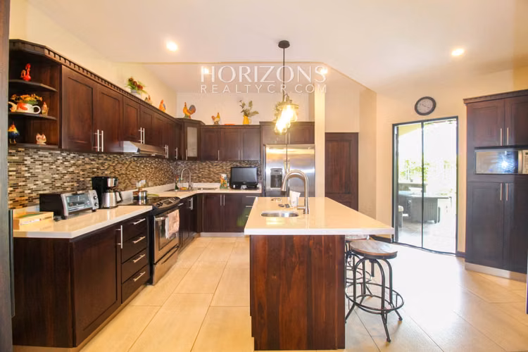 Residencia de Lujo en Venta Condominio Tierras del Este Curridabat NOJ981 - Imagen 5