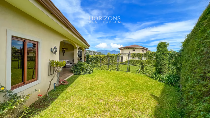 Residencia de Lujo en Venta Condominio Tierras del Este Curridabat NOJ981 - Imagen 11