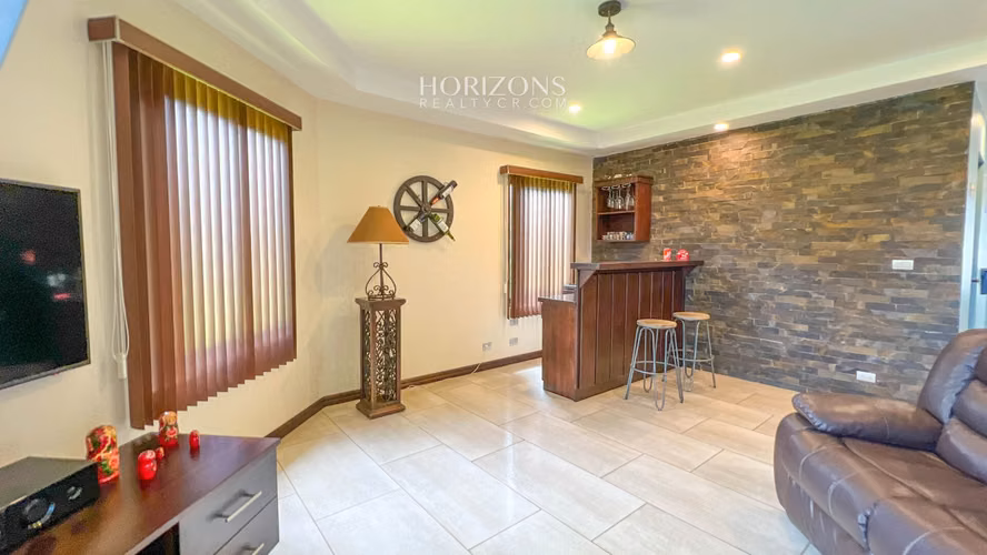 Residencia de Lujo en Venta Condominio Tierras del Este Curridabat NOJ981 - Imagen 8