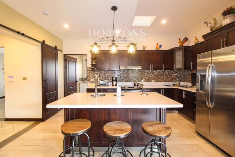 Residencia de Lujo en Venta Condominio Tierras del Este Curridabat NOJ981 - Imagen 6