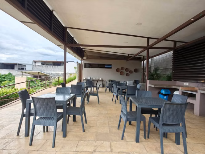 Venta de Casa de una planta con jardín y 2 parqueos bajo techo | San Francisco, Heredia - Imagen 14