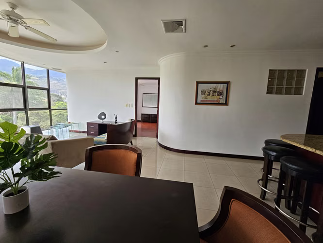 Condominio Amueblado con Vista Panorámica en Riverside Escazú - Imagen 2