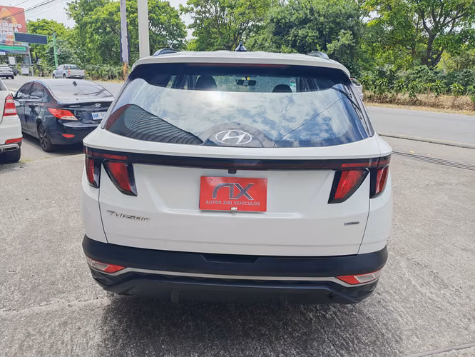 Hyundai Tucson GL 4x4 año 2024 - Imagen 4