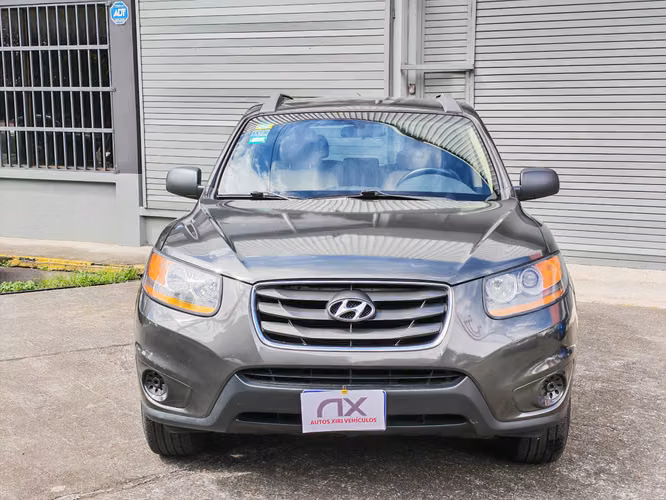Hyundai Santa Fe 4x4 con Gas año 2010 - Imagen 2