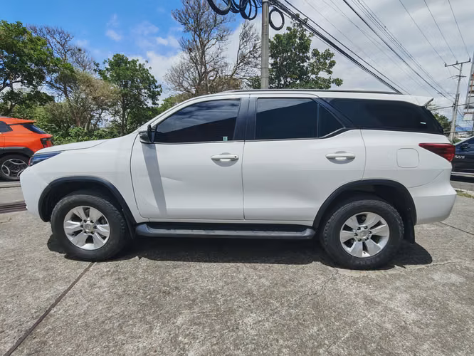 Toyota Fortuner 4x4 año 2024 - Imagen 5