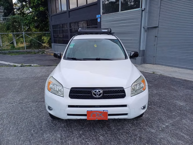 Toyota Rav 4 Sport 4WD año 2006 - Imagen 2
