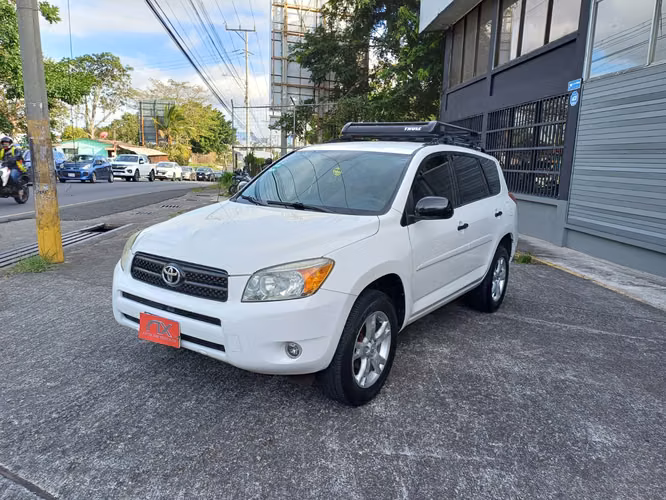 Toyota Rav 4 Sport 4WD año 2006 - Imagen 1
