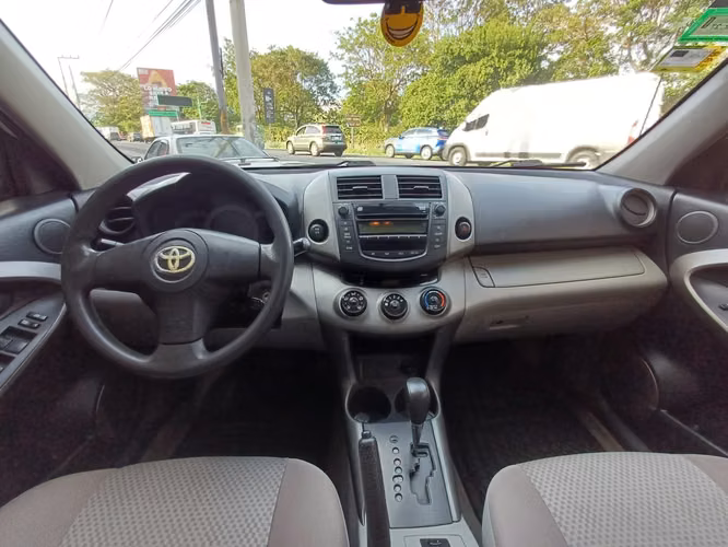 Toyota Rav 4 Sport 4WD año 2006 - Imagen 6