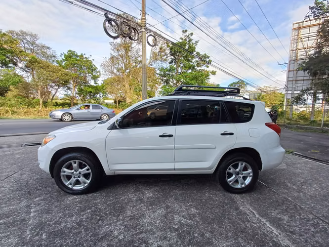 Toyota Rav 4 Sport 4WD año 2006 - Imagen 5