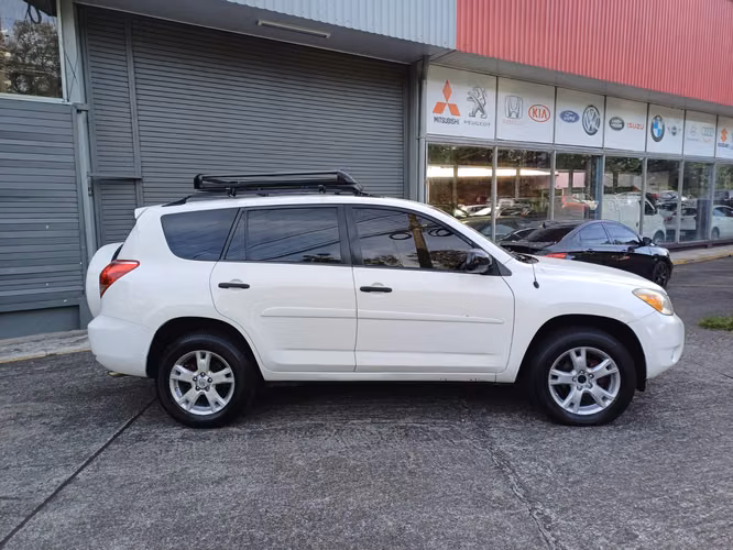 Toyota Rav 4 Sport 4WD año 2006 - Imagen 3