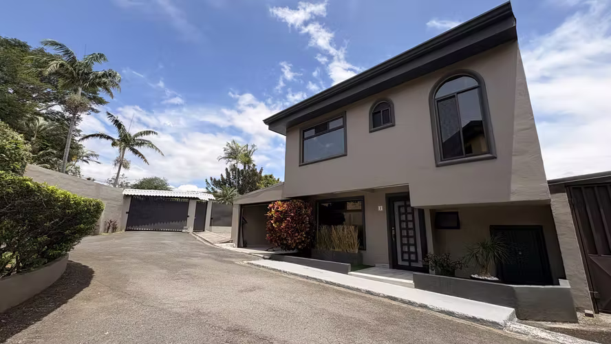 Alquiler Casa Guachipelín Escazú