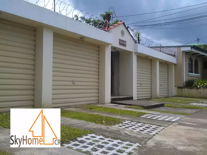 95876 / Alquiler / Pinares de Curridabat / 2 habitaciones / Área verde / Seguridad