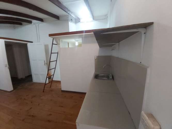 APARTA-ESTUDIO CERCA DE UCR INCLUYE AGUA, LUZ E INTERNET