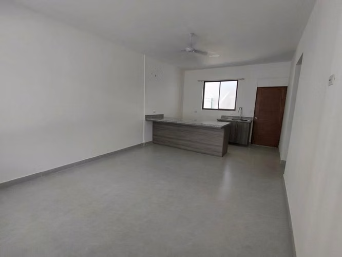 Se alquila casa en Colonia Blanca - Imagen 2