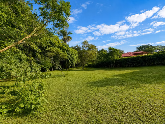 SE VENDE HERMOSO LOTE EN CONDOMINIO LA MALLORQUINA