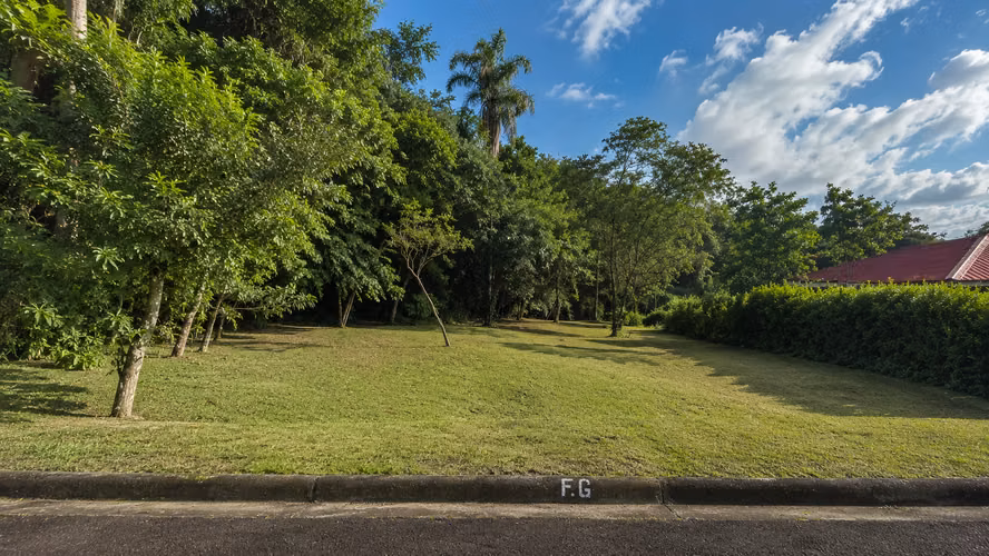 SE VENDE HERMOSO LOTE EN CONDOMINIO LA MALLORQUINA