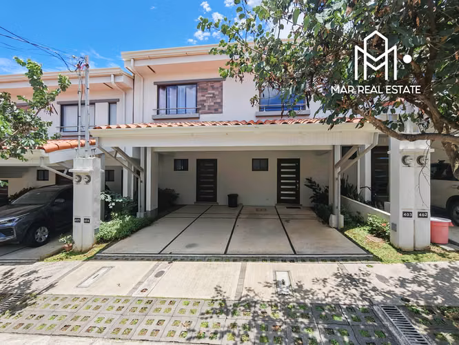 Casa En Alquiler En Condominio con Amenidades