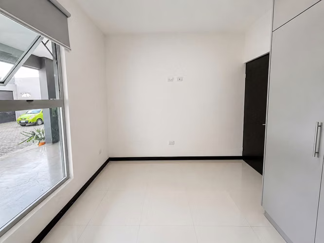 APARTAMENTO EN ALQUILER EN ESCAZÚ CERCA DE WORLD GYM - 2 HABITACIONES - Imagen 2