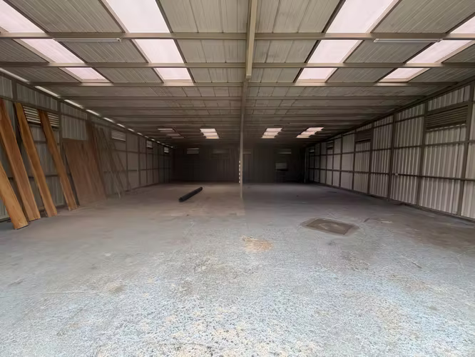 Santa Ana Alquiler Bodega Condominio Comercial  RUTA27 = 200m2