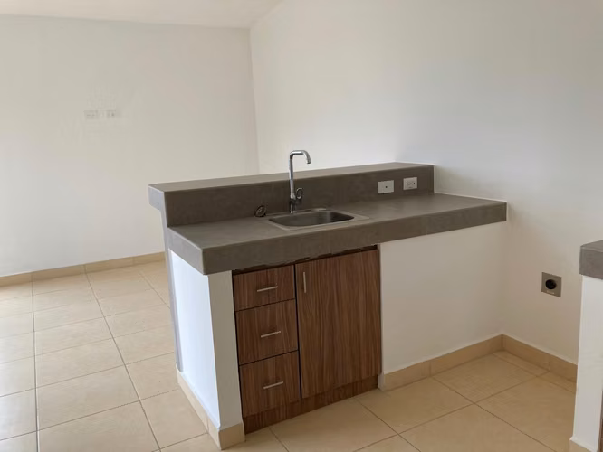 Casa en alquiler Alajuelita por pequeño mundo  385.000  - Imagen 11