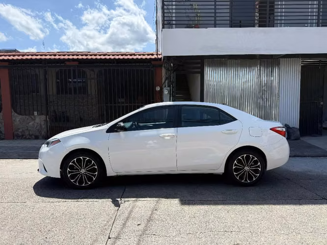 Toyota corolla - Imagen 2