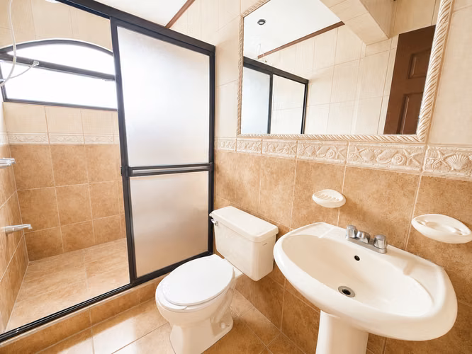 VENDO CASA INDEPENDIENTE DE 3 HABITACIONES EN SAN RAMÓN DE LA UNIÓN - Imagen 10