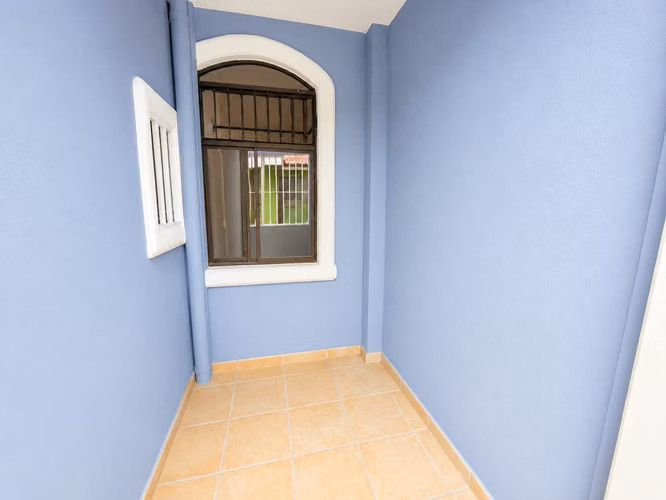VENDO CASA INDEPENDIENTE DE 3 HABITACIONES EN SAN RAMÓN DE LA UNIÓN - Imagen 11
