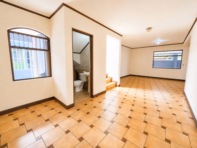 VENDO CASA INDEPENDIENTE DE 3 HABITACIONES EN SAN RAMÓN DE LA UNIÓN - Imagen 4