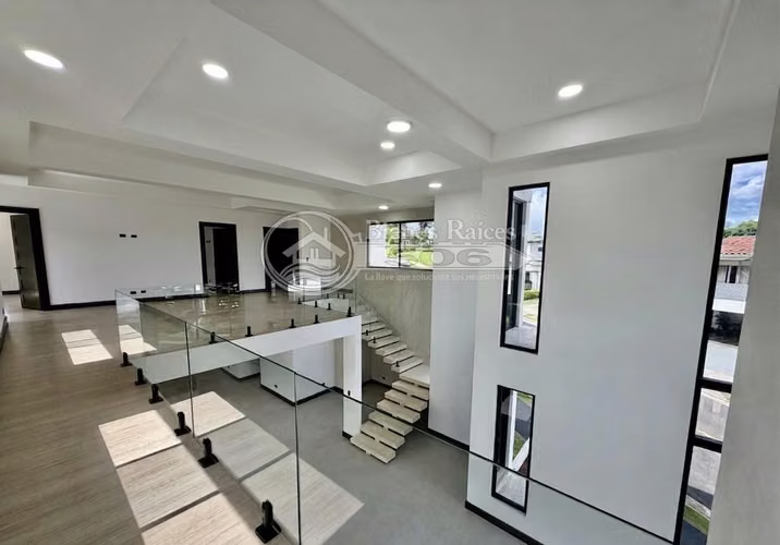 Casa para estrenar condominio Tierras de Café Heredia