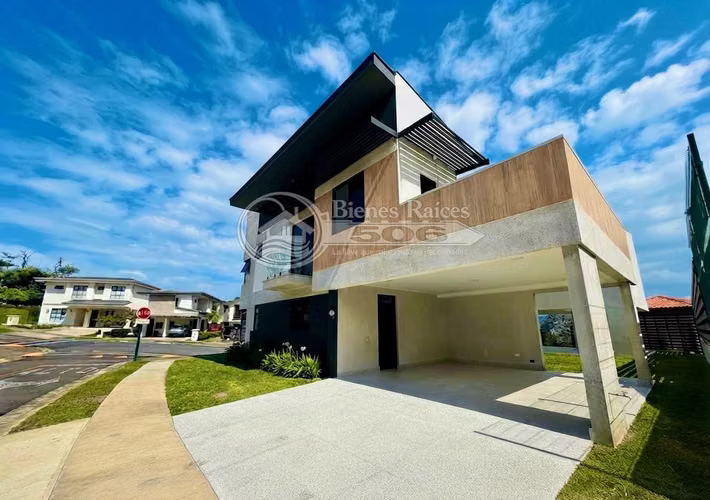 Casa para estrenar condominio Tierras de Café Heredia
