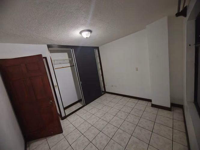 Se Alquila Apartamento Grande Heredia, San Pablo Barrio María Auiliadora, 100 metros de la UNA
