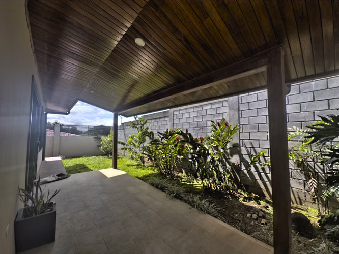 ATENAS ALQUILER DE  AMPLIA RESIDENCIA - Imagen 3
