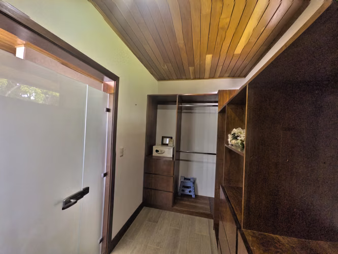 ATENAS ALQUILER DE  AMPLIA RESIDENCIA - Imagen 17