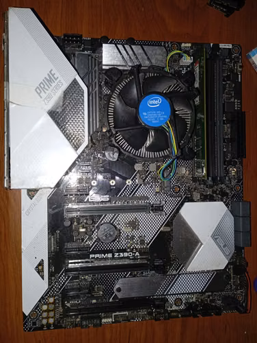 COMBO PC — i7-9700 + GTX 1650 + 16 GB RAM + SSD 480 GB