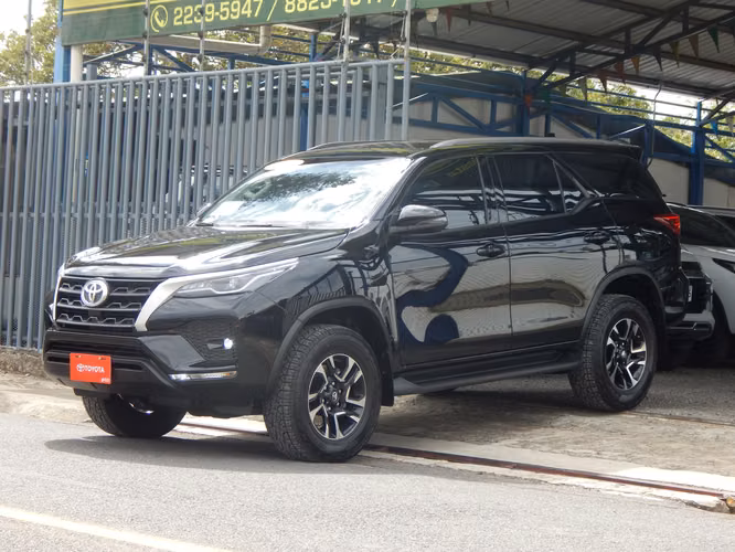 TOYOTA FORTUNER TDI AUTOMATICO 2027