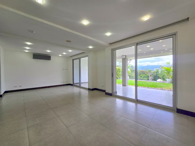 JABONCILLOS ESCAZU! CONDO CON VISTA / JARDIN Y LINEA BLANCA - Imagen 19