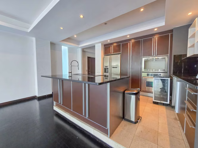 Apartamento en 1er nivel con terraza grande en Bello Horizonte Escazú - Imagen 4