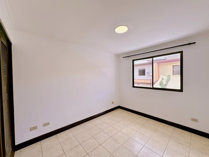 POZOS DE SANTA ANA: CASA EN ALQUILER DE 3 HAB EN CONDOMINIO CON LINEA BLANCA - Imagen 17