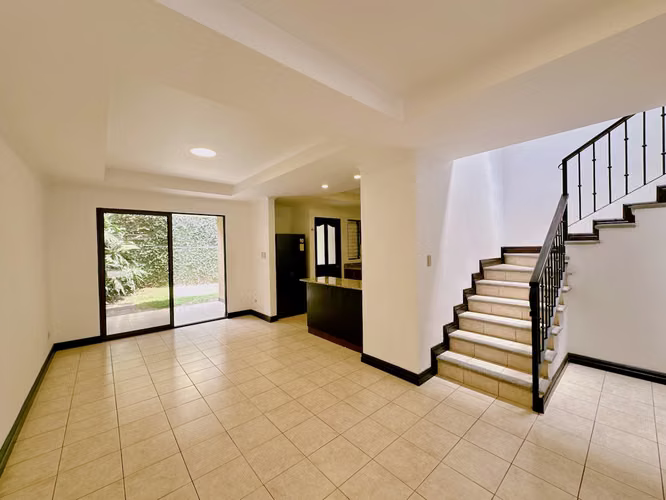 POZOS DE SANTA ANA: CASA EN ALQUILER DE 3 HAB EN CONDOMINIO CON LINEA BLANCA - Imagen 12