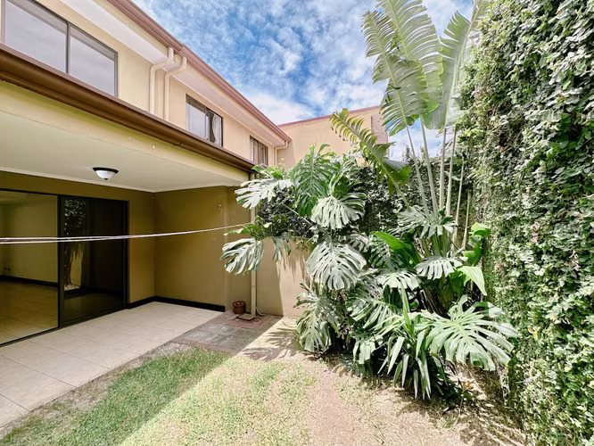 POZOS DE SANTA ANA: CASA EN ALQUILER DE 3 HAB EN CONDOMINIO CON LINEA BLANCA - Imagen 9