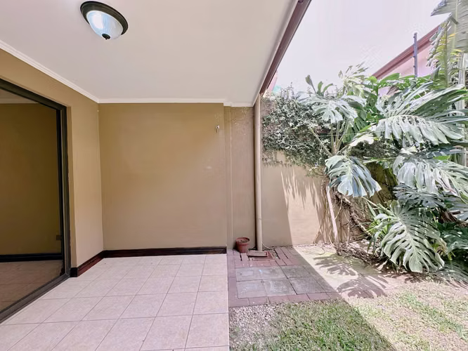 POZOS DE SANTA ANA: CASA EN ALQUILER DE 3 HAB EN CONDOMINIO CON LINEA BLANCA - Imagen 10